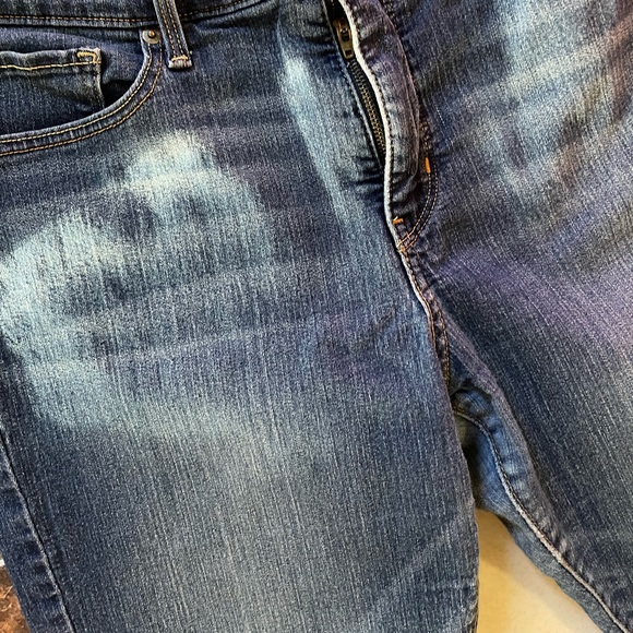 Levi’s Womens Shaping Skinng Mid Waist Jean - Picture 5 of 9